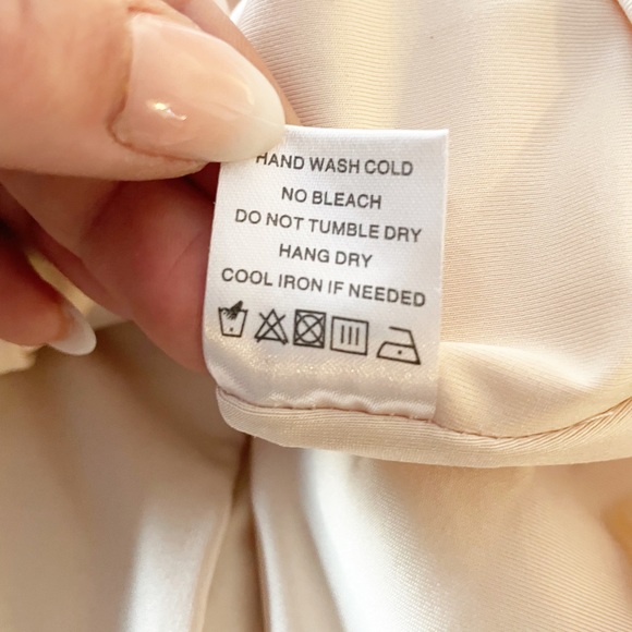 SUPERDOWN Aubree Sequin Valentine Mini Skirt NWT Size L - Picture 10 of 10